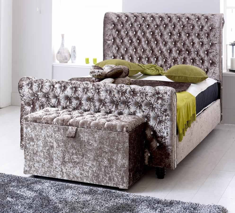 Chesterfield Wing Bed
